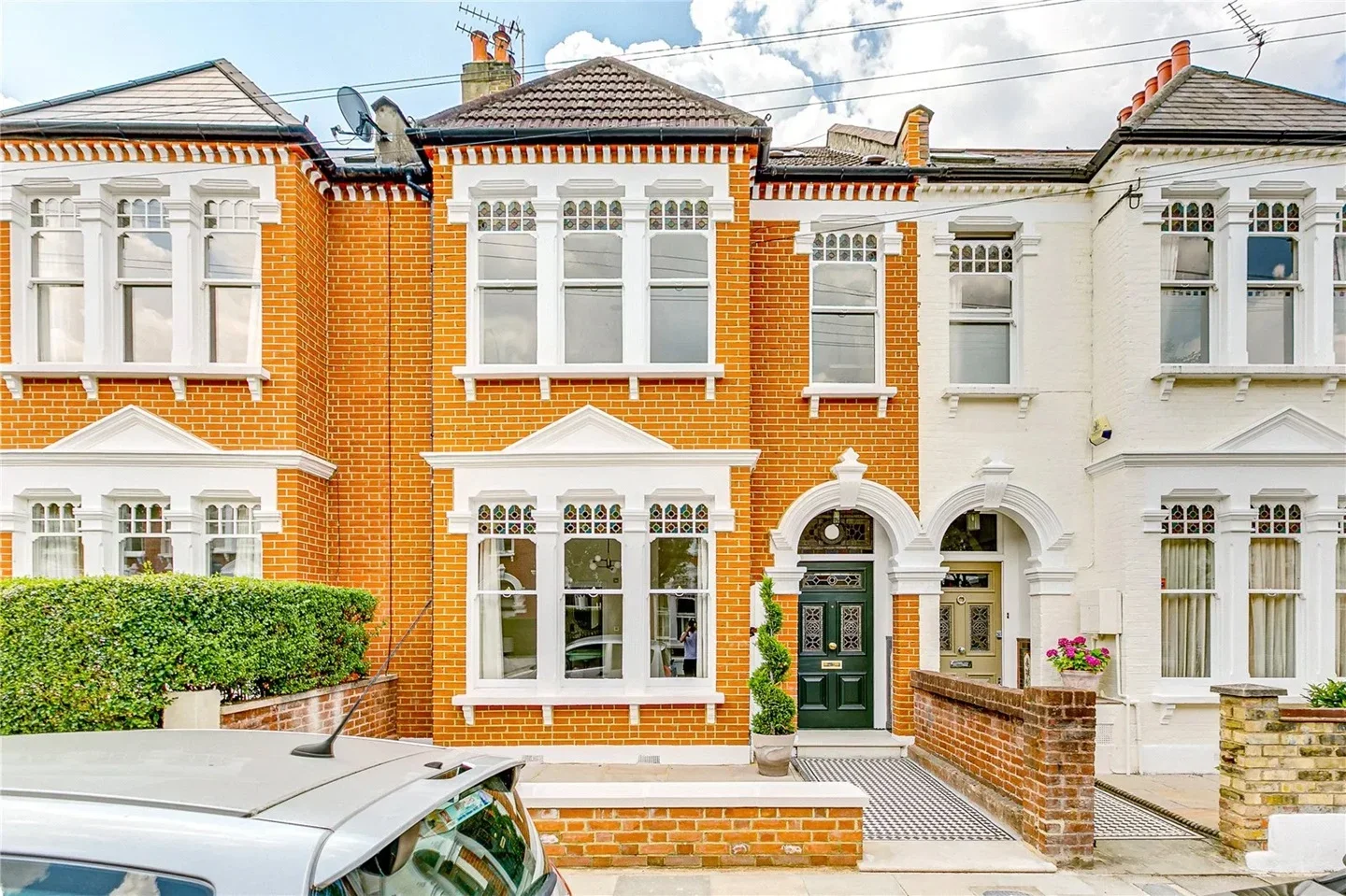 Flat Louisville Road in Greater London