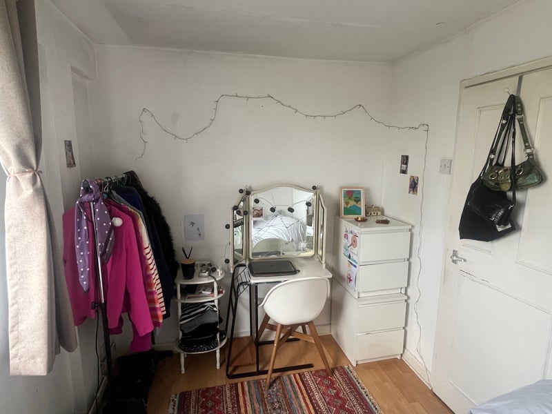 Room Mansfield Heights in Greater London