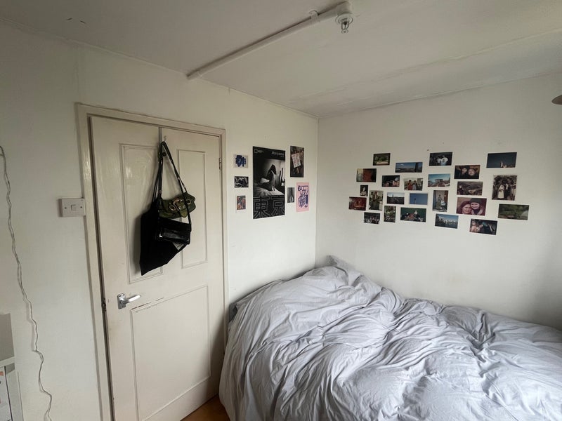 Room Mansfield Heights in Greater London