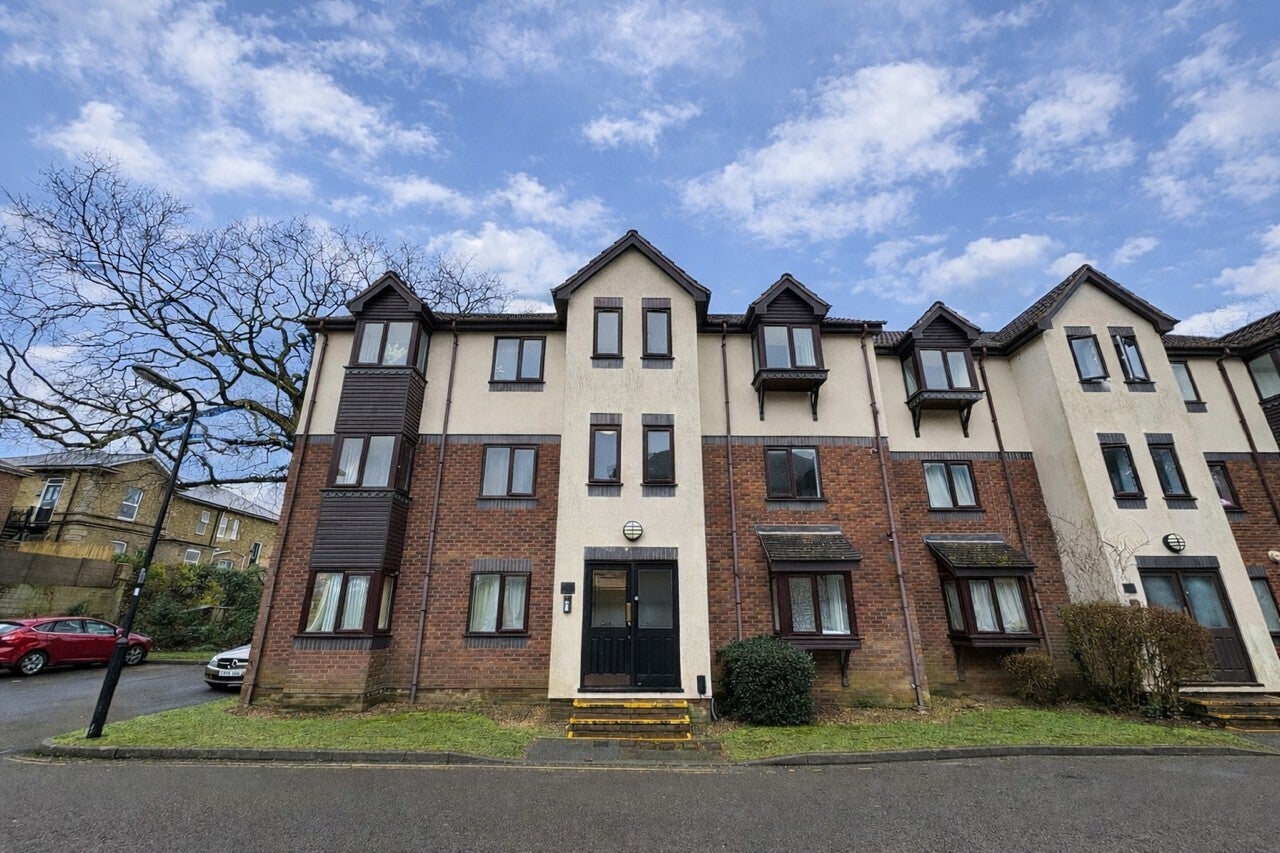 Flat Briarswood in Southampton