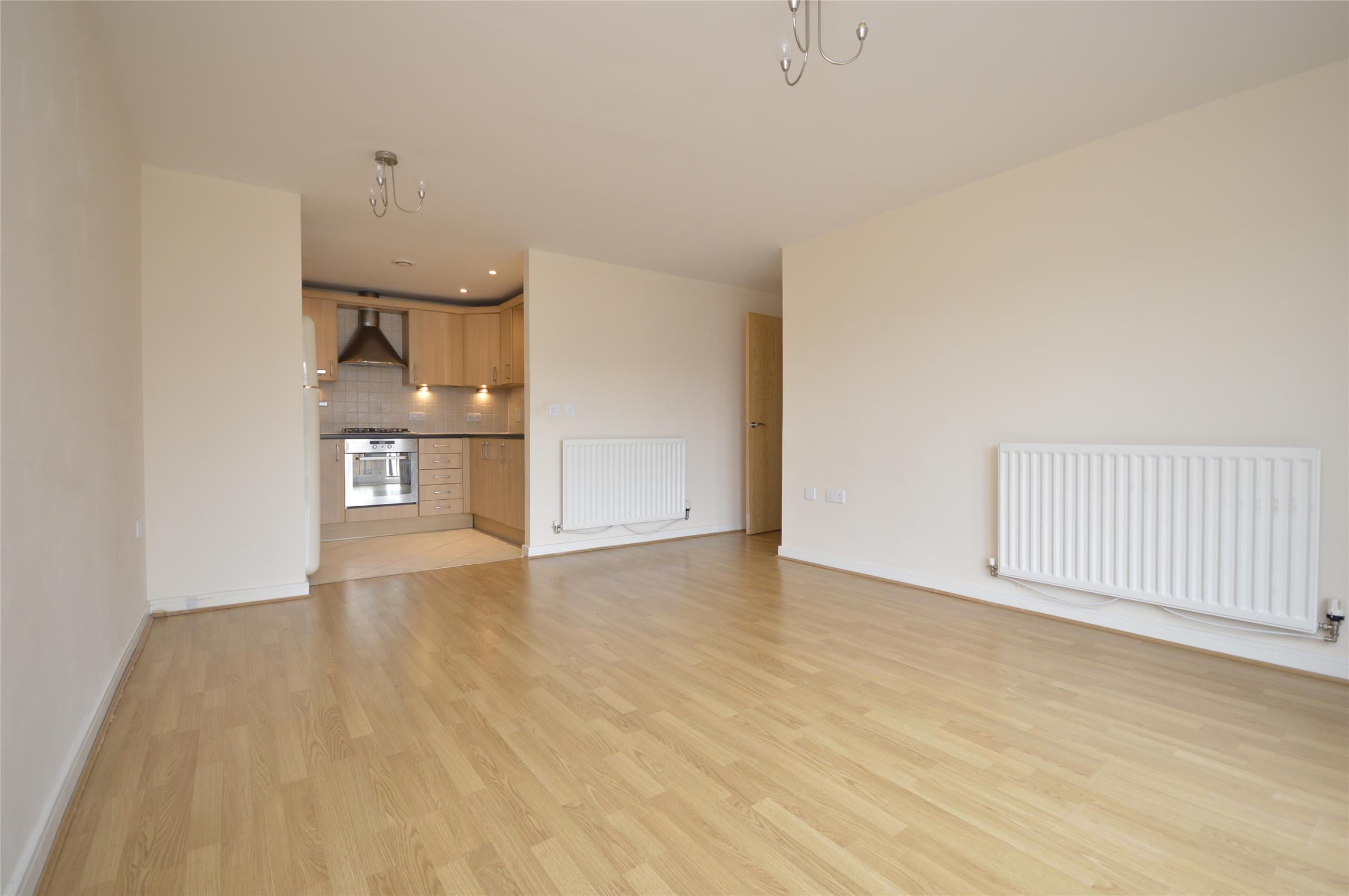Flat Green Lane in Greater London