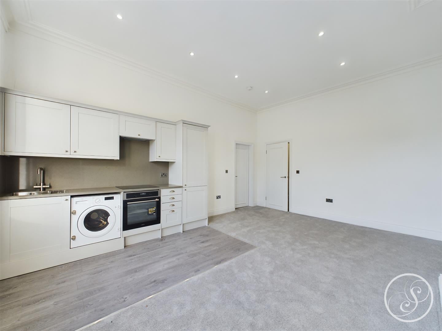 Flat Back Cheltenham Mount in Harrogate