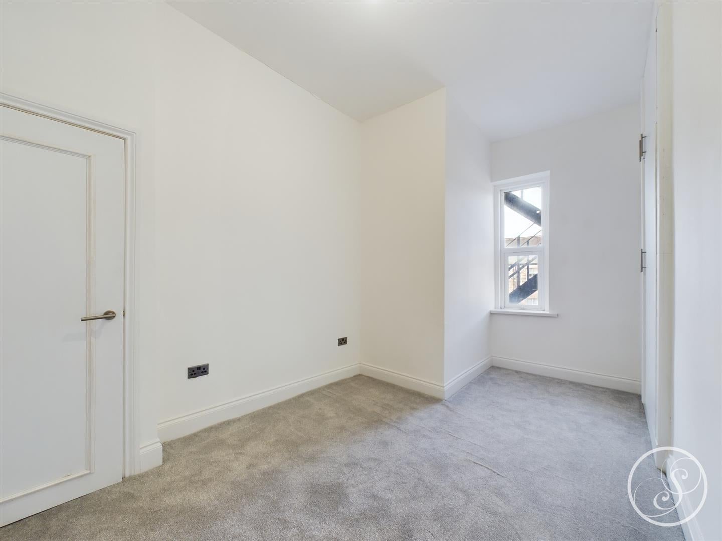 Flat Back Cheltenham Mount in Harrogate