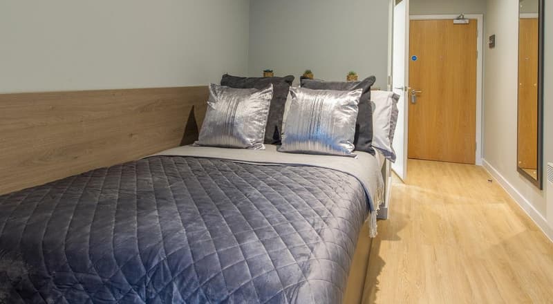 Room Merrion Place in Leeds