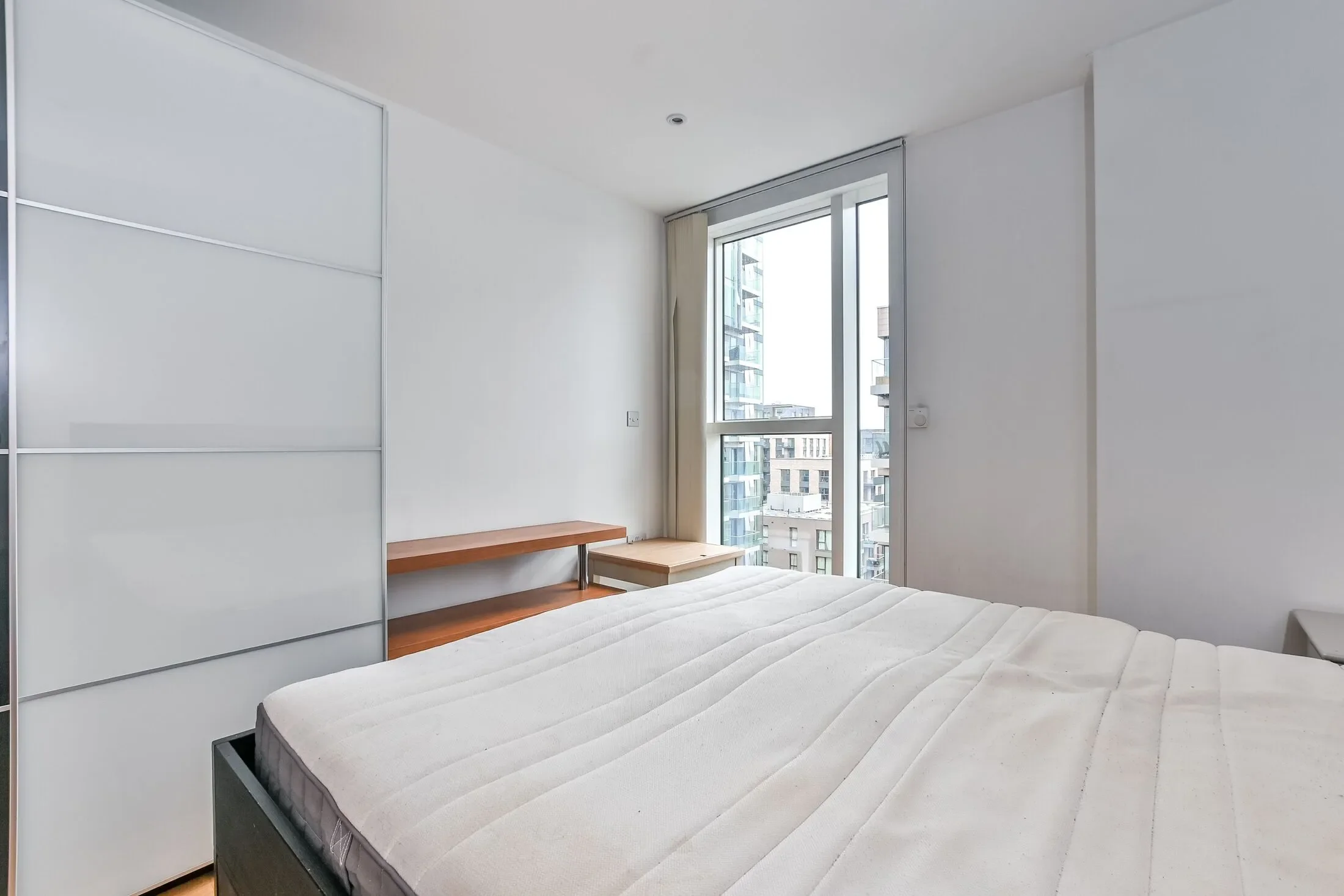 Flat Goodchild Road in Greater London