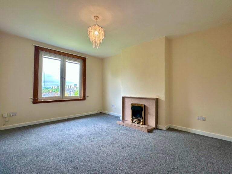 Flat Aviemore Road in Glasgow