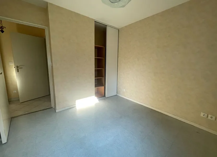Appartement Avenue Georges Clemenceau à Saint-Jean-de-la-Ruelle