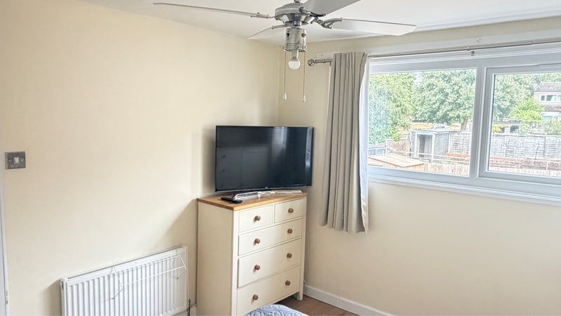 Room Woodside Avenue in Madeley