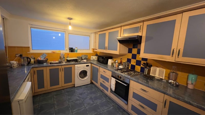 Room Woodside Avenue in Madeley