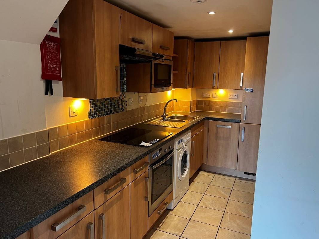 Flat Beckhampton Street in Swindon