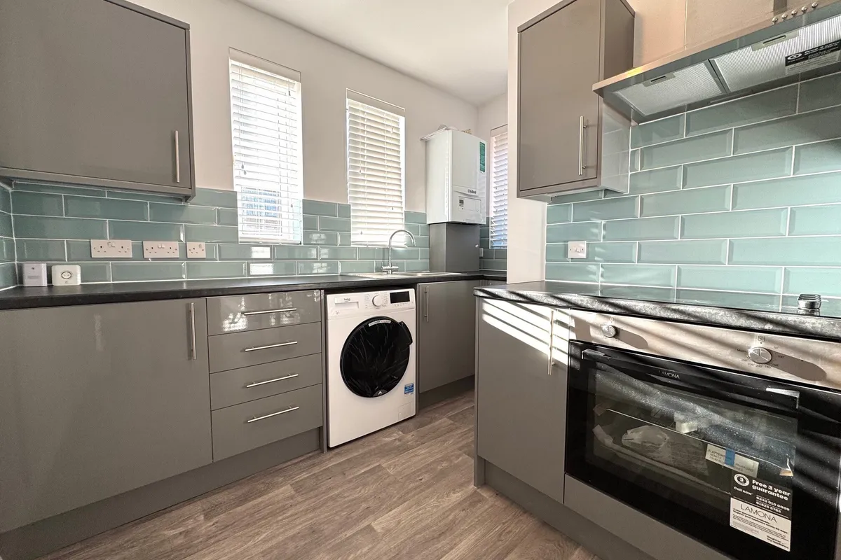 Flat Gilda Crescent in Wealden