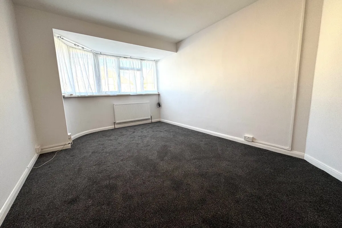 Flat Gilda Crescent in Wealden