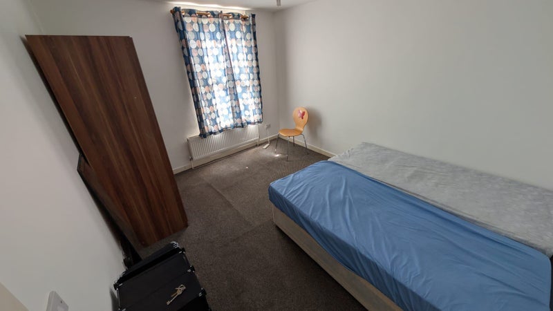 Room Skeffington Road in Greater London