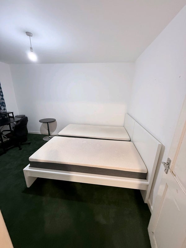 Room Skeffington Road in Greater London