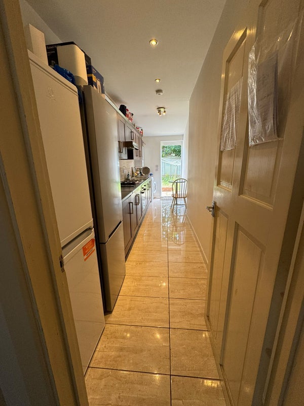 Room Skeffington Road in Greater London