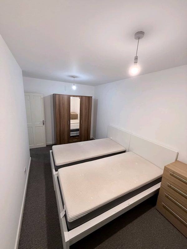 Room Skeffington Road in Greater London