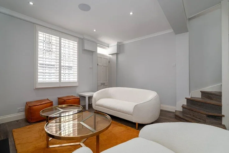 Flat Stewart's Grove in Greater London