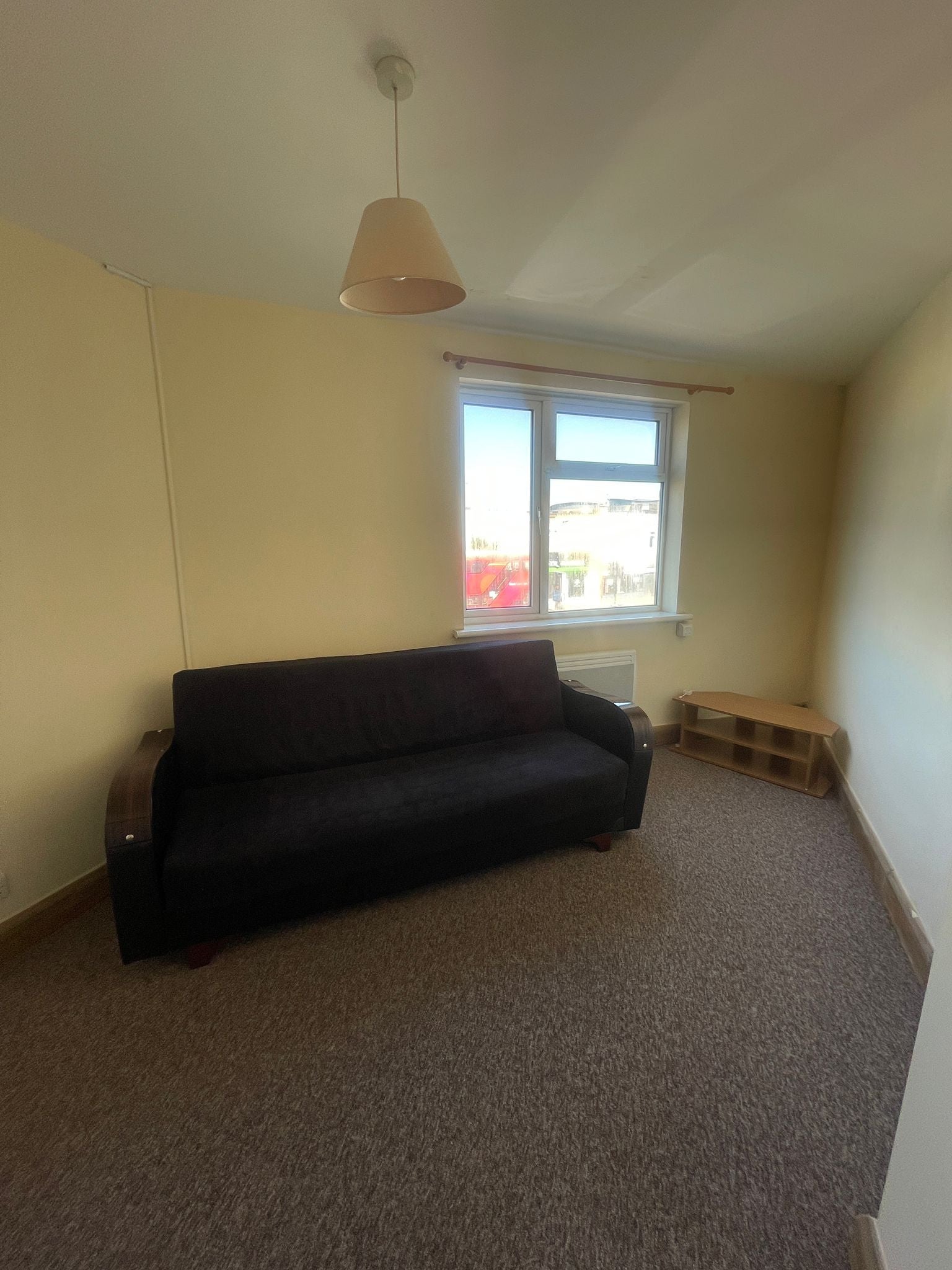 Flat Dagenham Road in Greater London