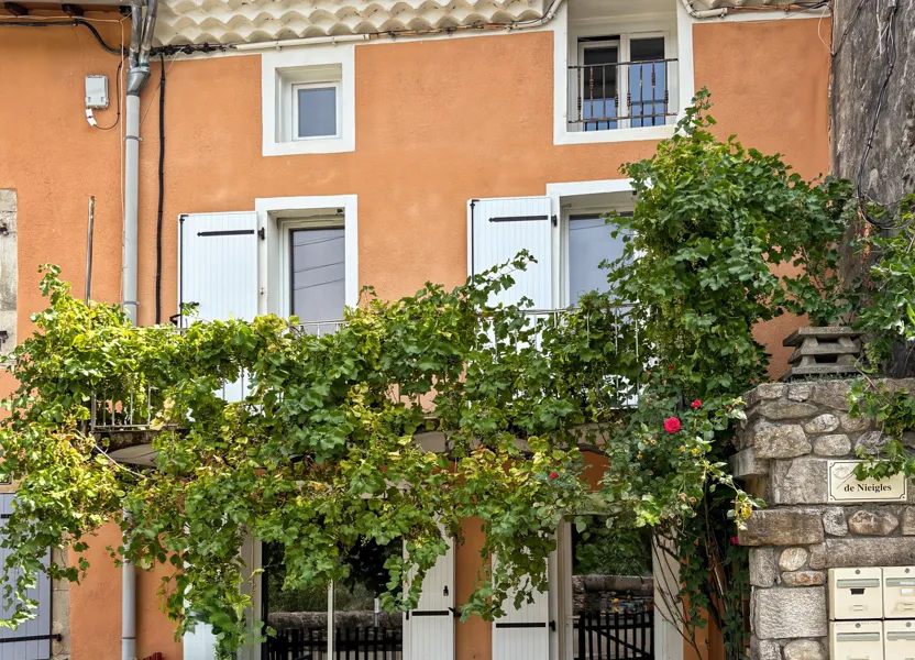 Flat Route de Bayzan in Pont-de-Labeaume