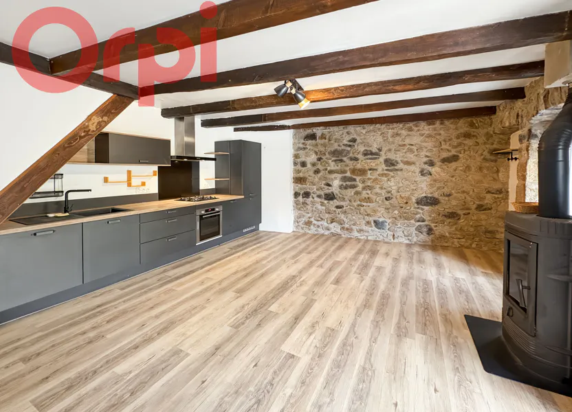 Flat Route de Bayzan in Pont-de-Labeaume