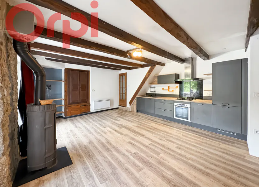Flat Route de Bayzan in Pont-de-Labeaume