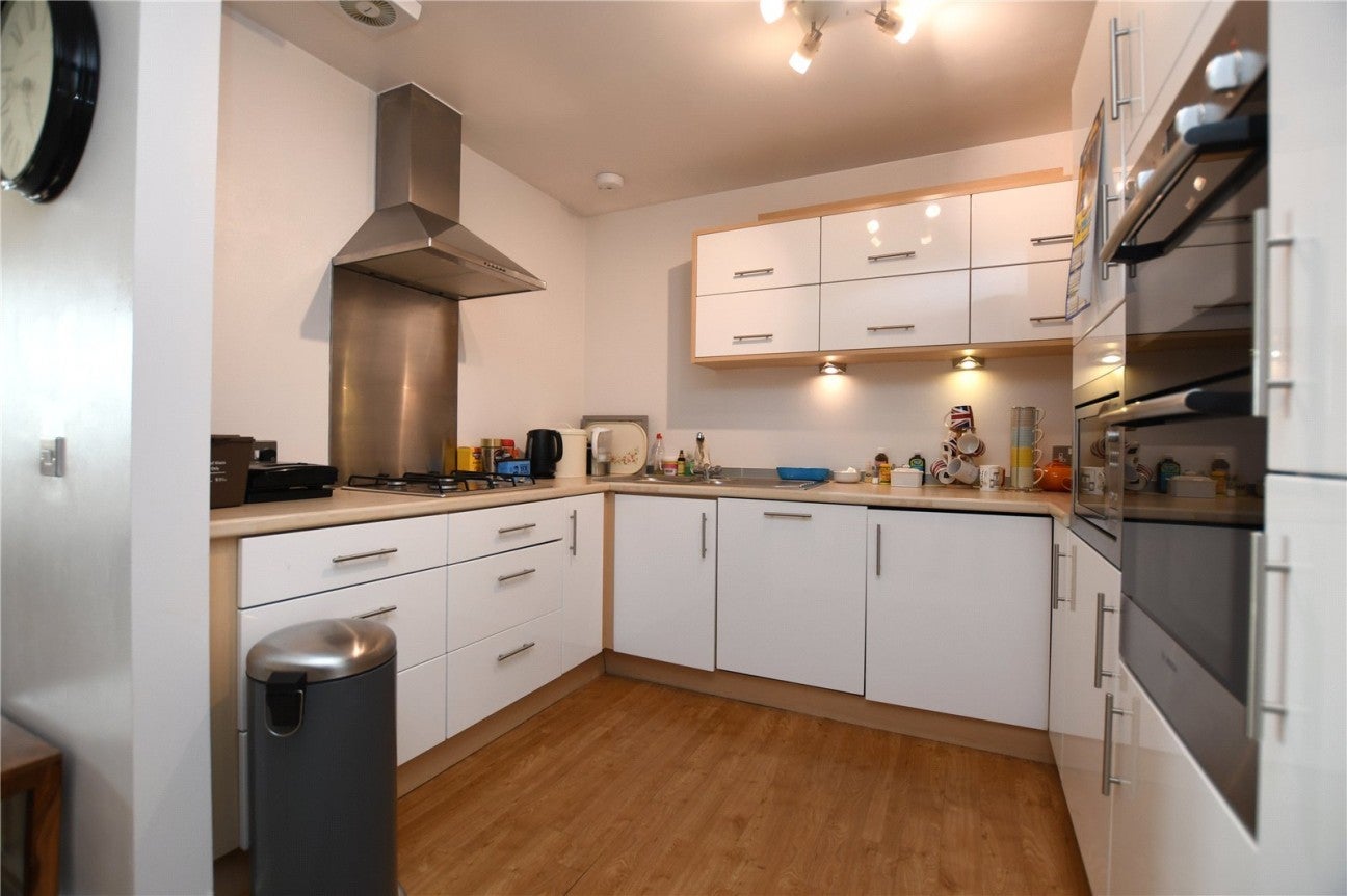 Flat Clarence Road North in Weston-super-Mare