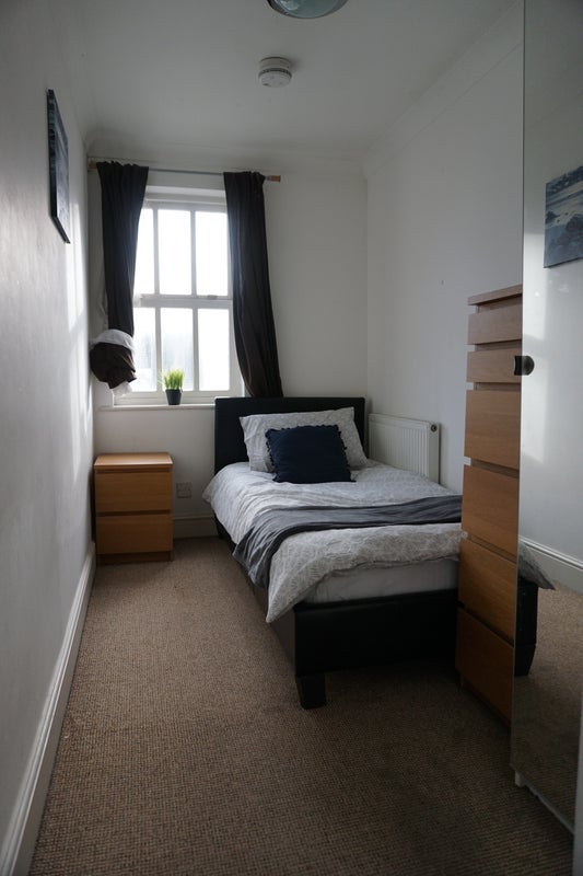 Room Heritage Court in Greater London