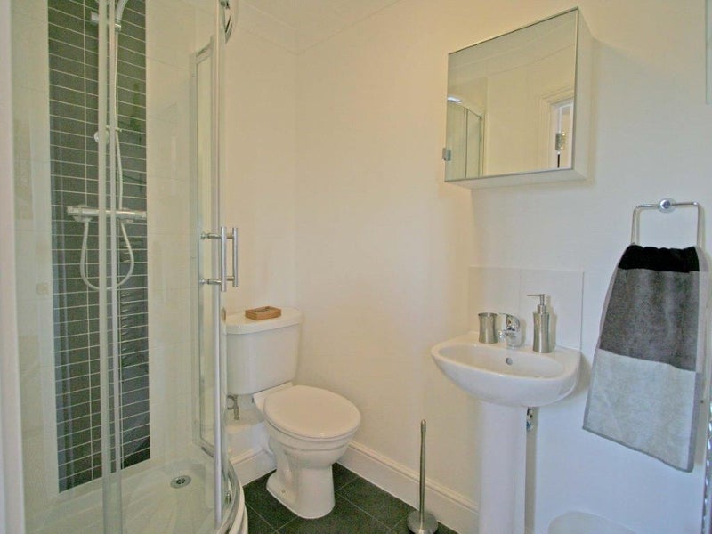 Room Heritage Court in Greater London