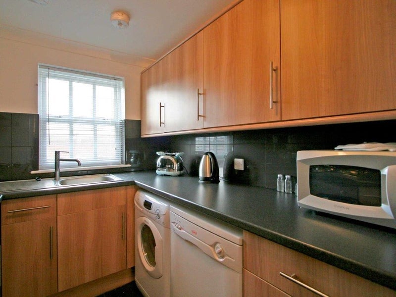 Room Heritage Court in Greater London