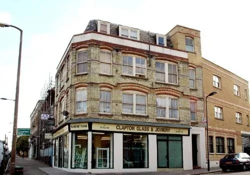 Flat Elderfield Road in Greater London