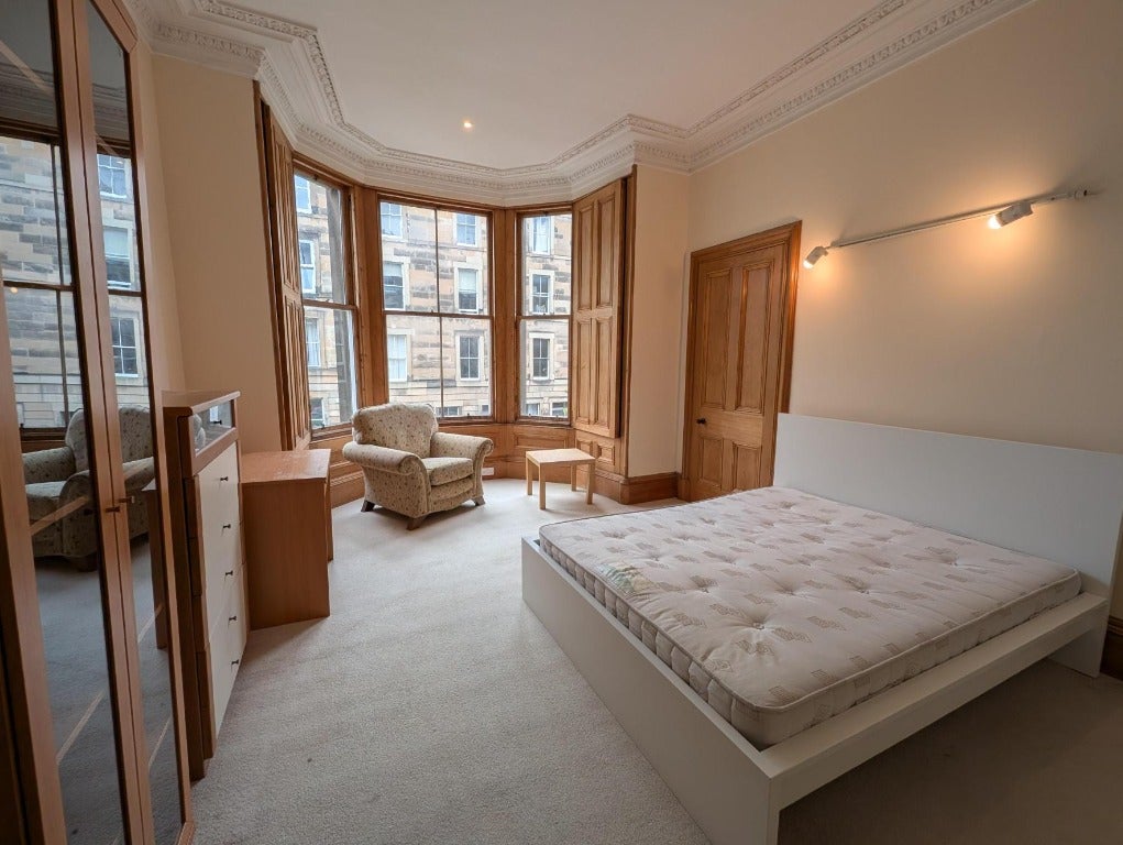 Flat Lutton Place in City of Edinburgh