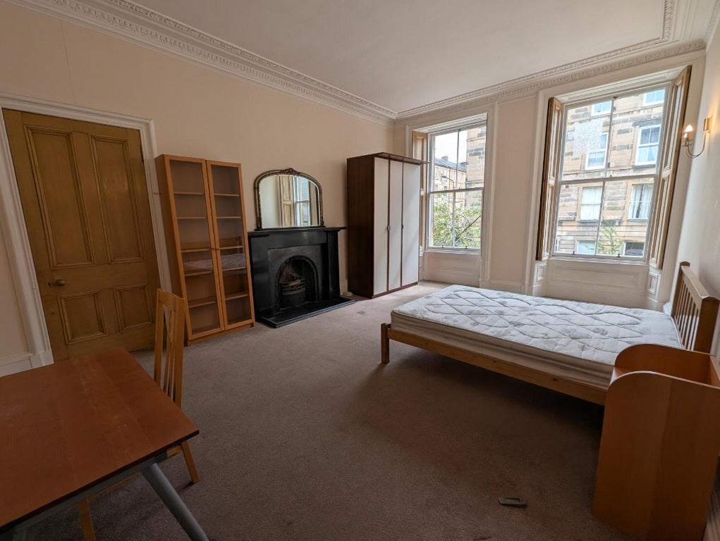 Flat Lutton Place in City of Edinburgh