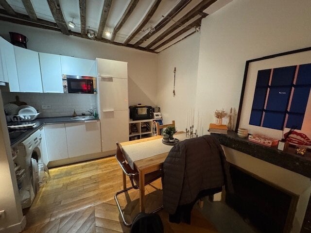 Flat Rue de Laborde in Paris