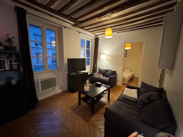 Flat Rue de Laborde in Paris
