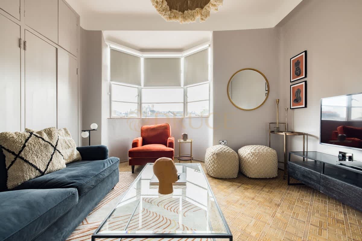 Flat Charlotte Street in Greater London