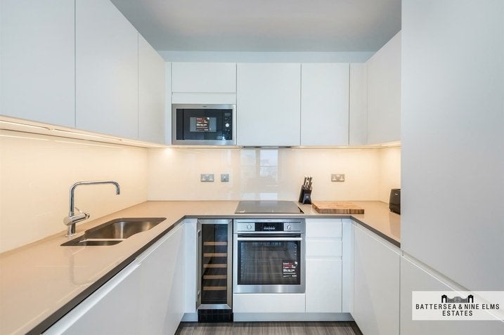 Flat Hebden Place in Greater London