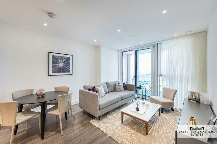 Flat Hebden Place in Greater London