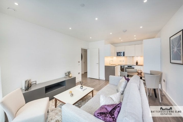 Flat Hebden Place in Greater London