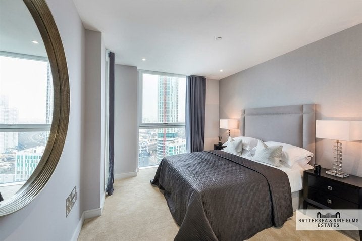 Flat Hebden Place in Greater London
