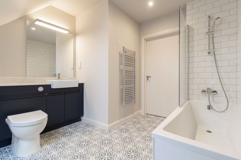 Flat Westhall Road in Warlingham