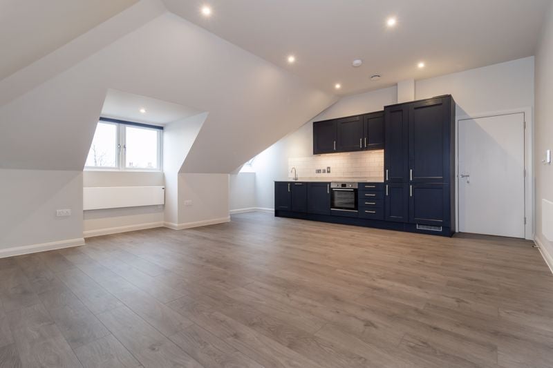 Flat Westhall Road in Warlingham