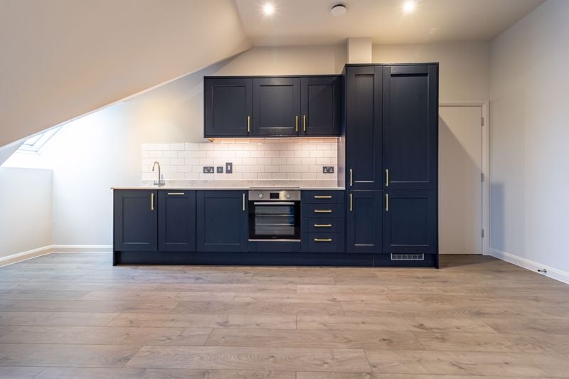 Flat Westhall Road in Warlingham