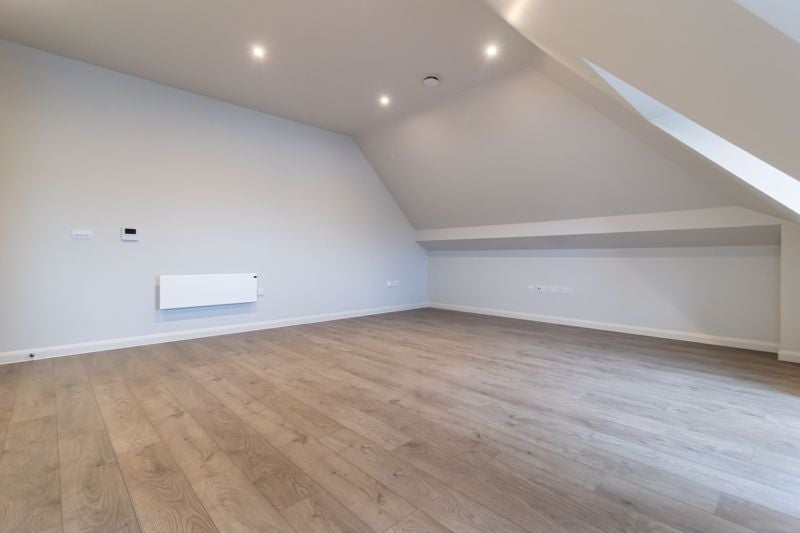 Flat Westhall Road in Warlingham