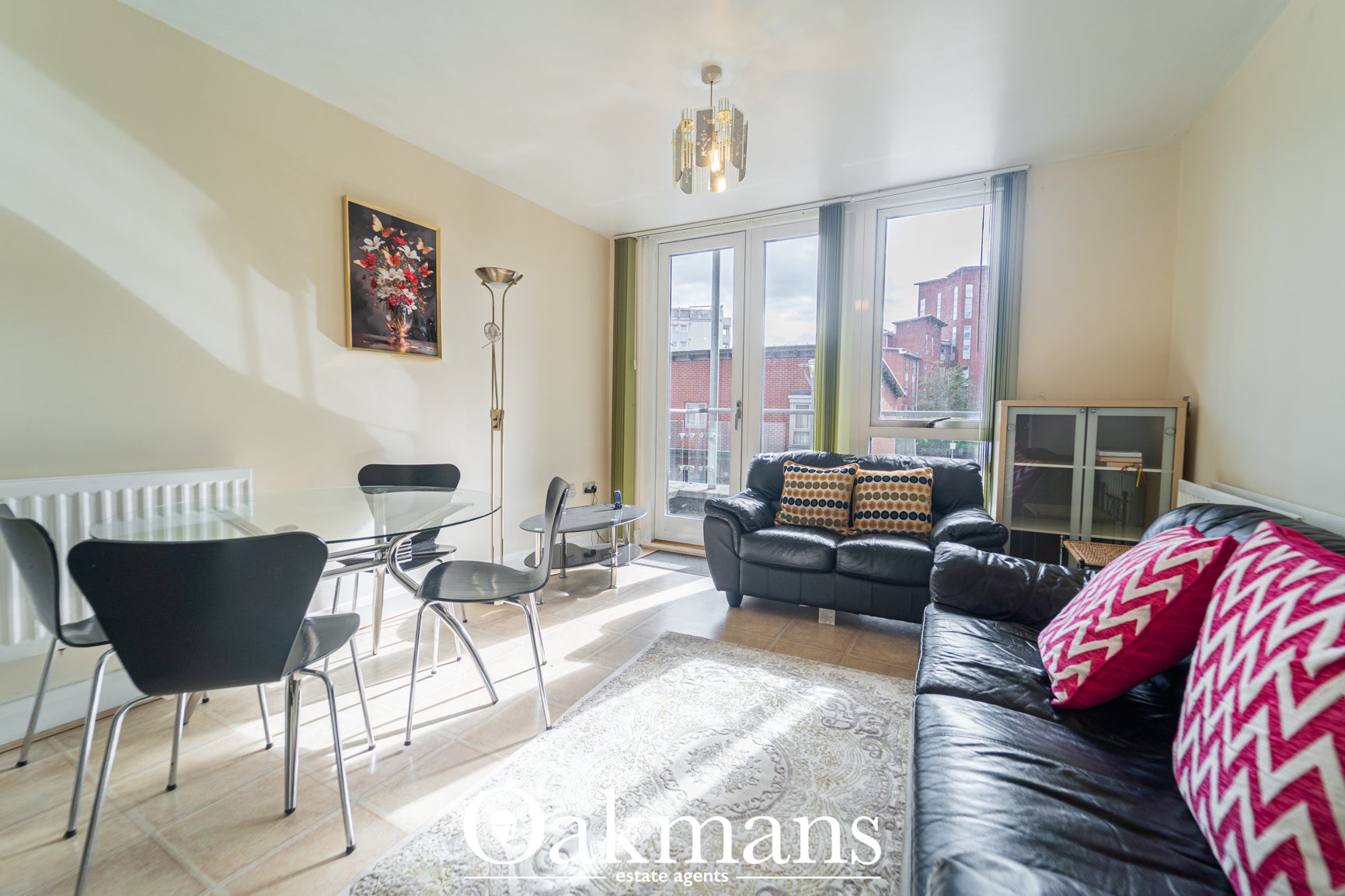 Flat Bradshaw Close in Birmingham