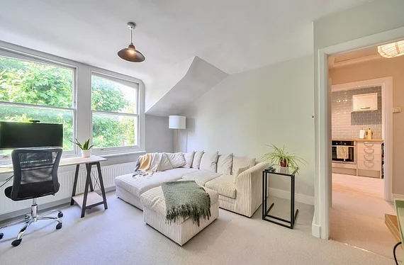 Flat Canterbury Road in Greater London