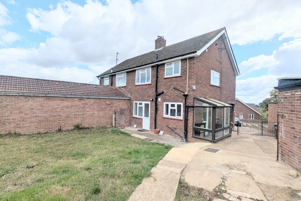 House Swift Close in Bedford