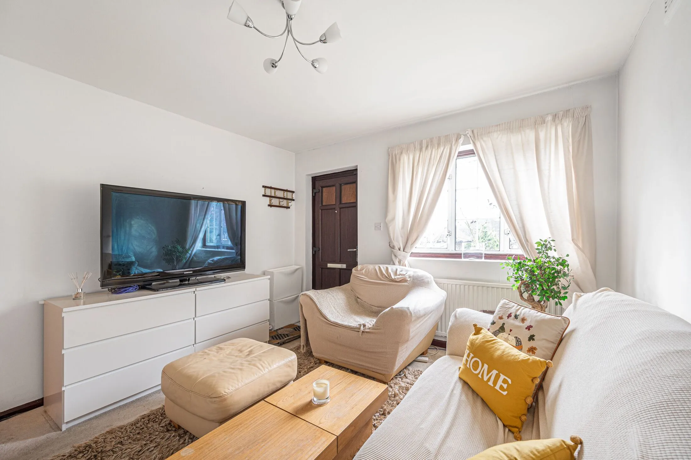 Flat Langford Road in Greater London