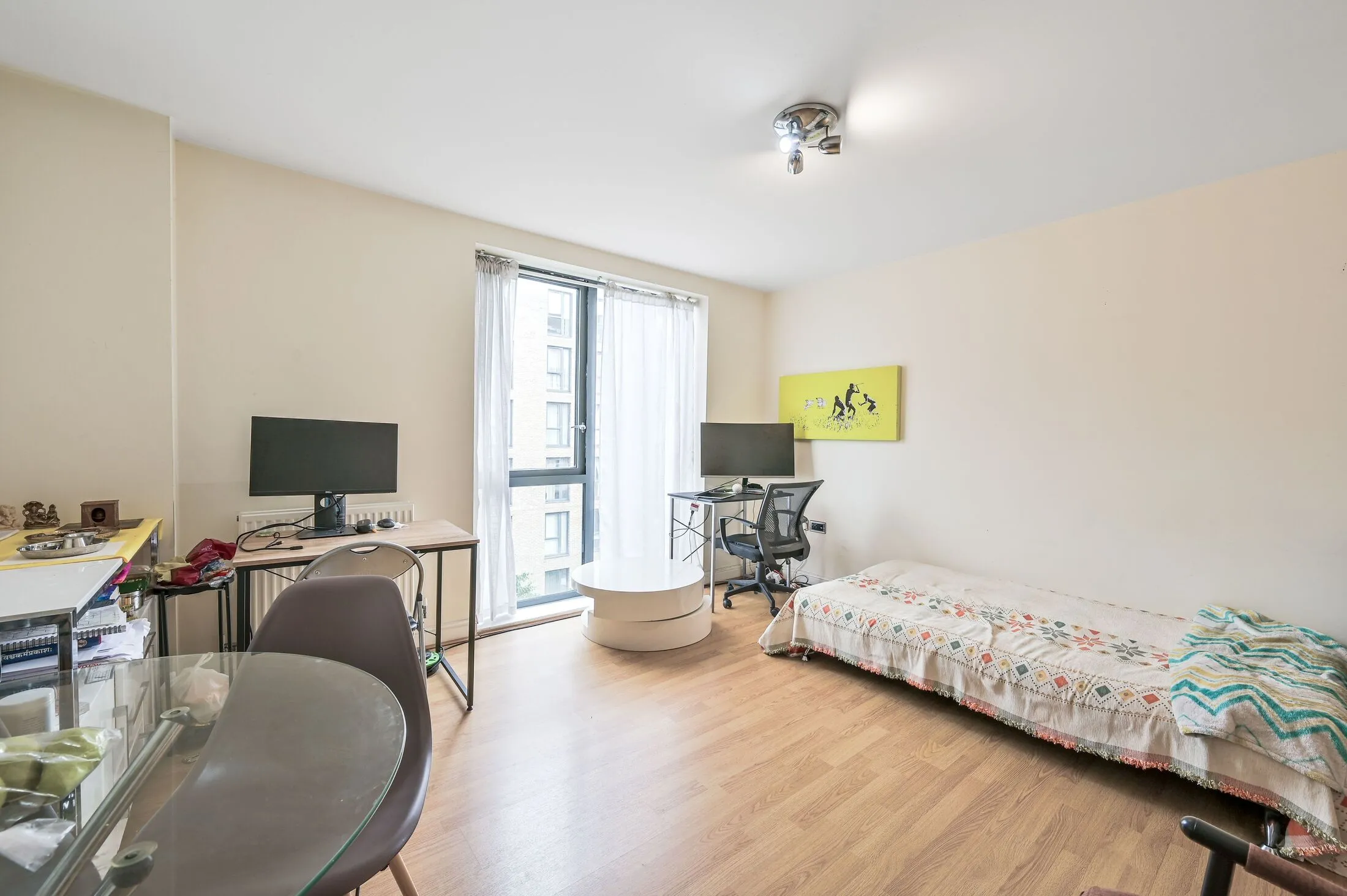 Flat Colindale Avenue in Greater London