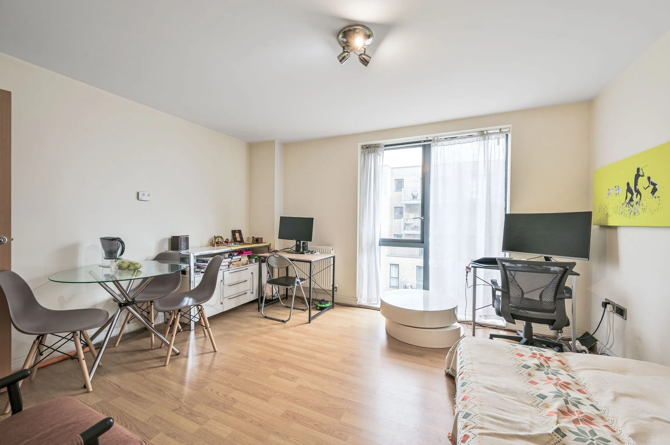 Flat Colindale Avenue in Greater London
