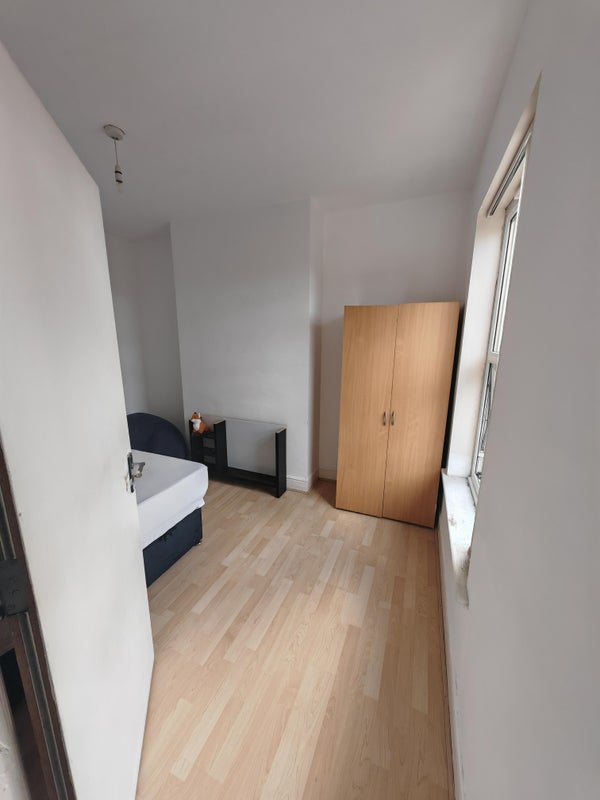 Room Manor Street in Nottingham